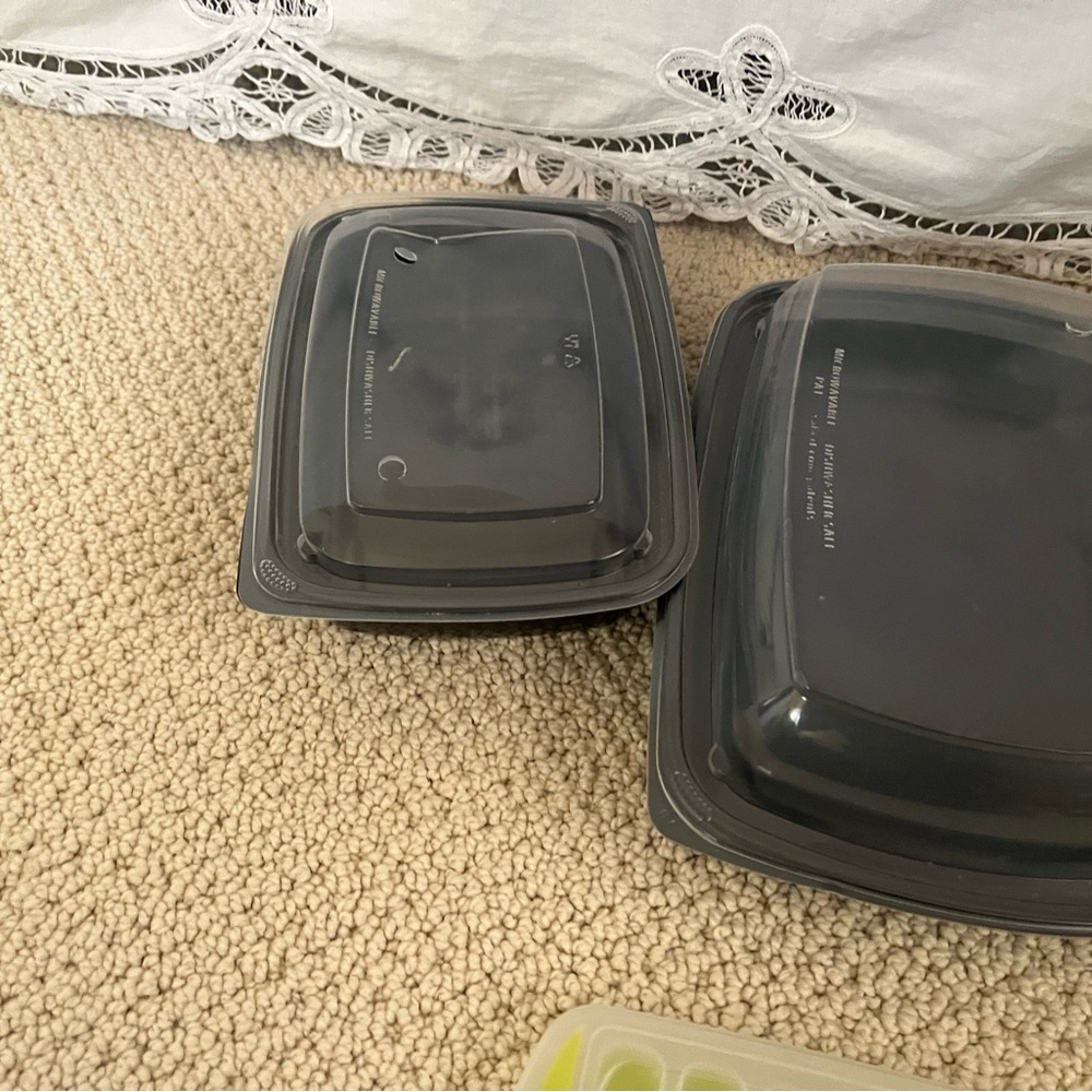 Storage containers bundled - Picture 2 of 4